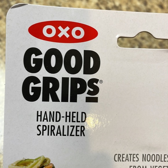 OXO Good Grips Hand Held Spiralizer. NEW! Make Veggies into Noodles - Picture 2 of 7